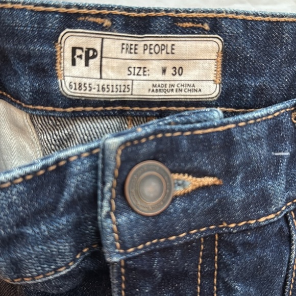 Free People Sweet Surrender Lace Denim Shorts. Size 30. Dark Wash. NWT - Picture 11 of 14